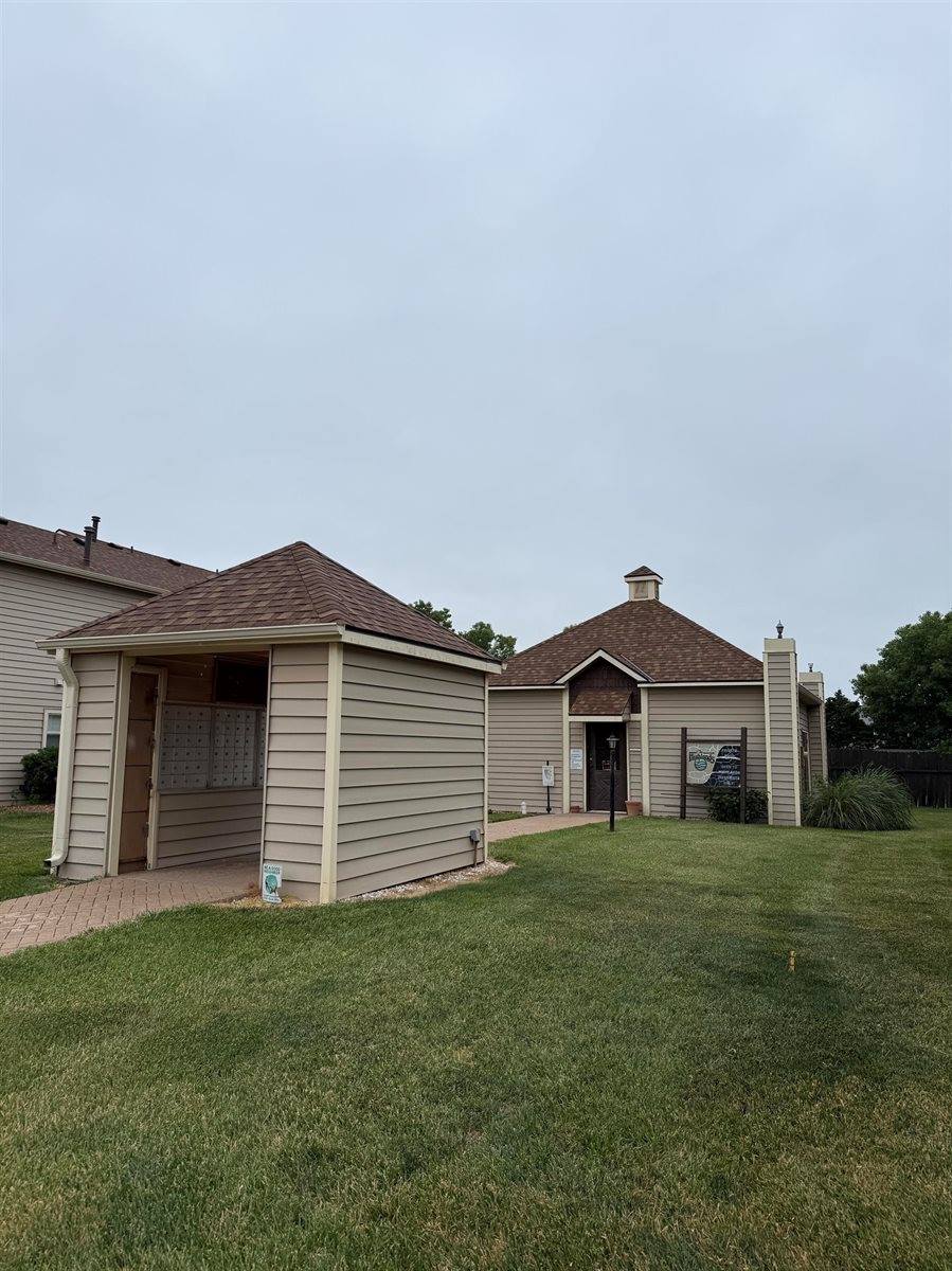 2405 South Capri #1106, Wichita, KS 67210