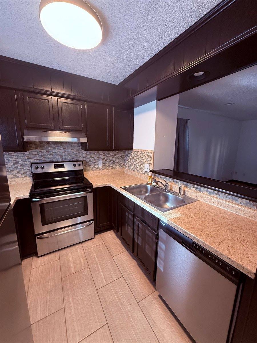 2405 South Capri #1106, Wichita, KS 67210