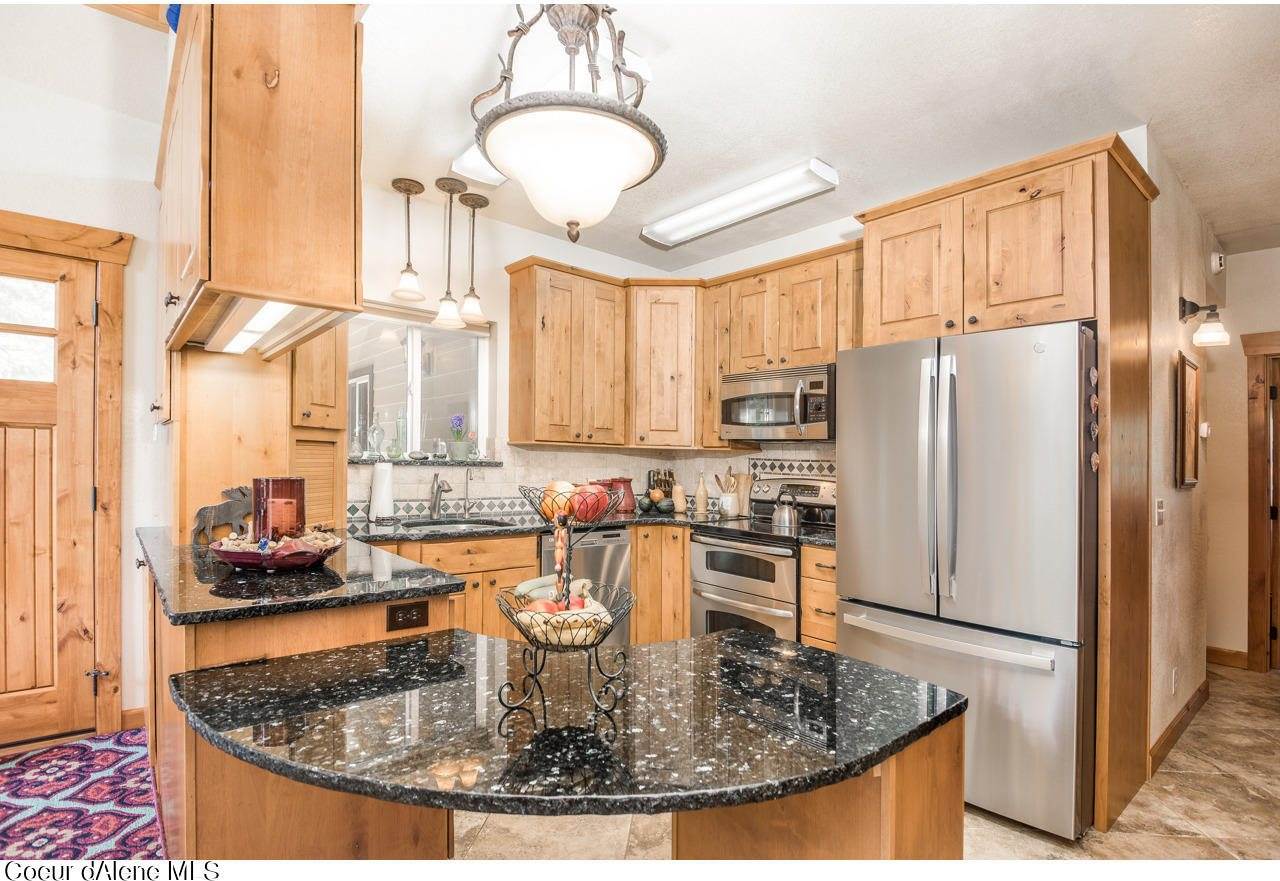 762 Geenen Rd., Cocolalla, ID 83813