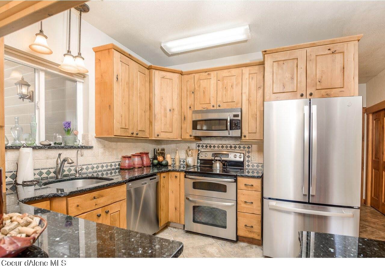 762 Geenen Rd., Cocolalla, ID 83813