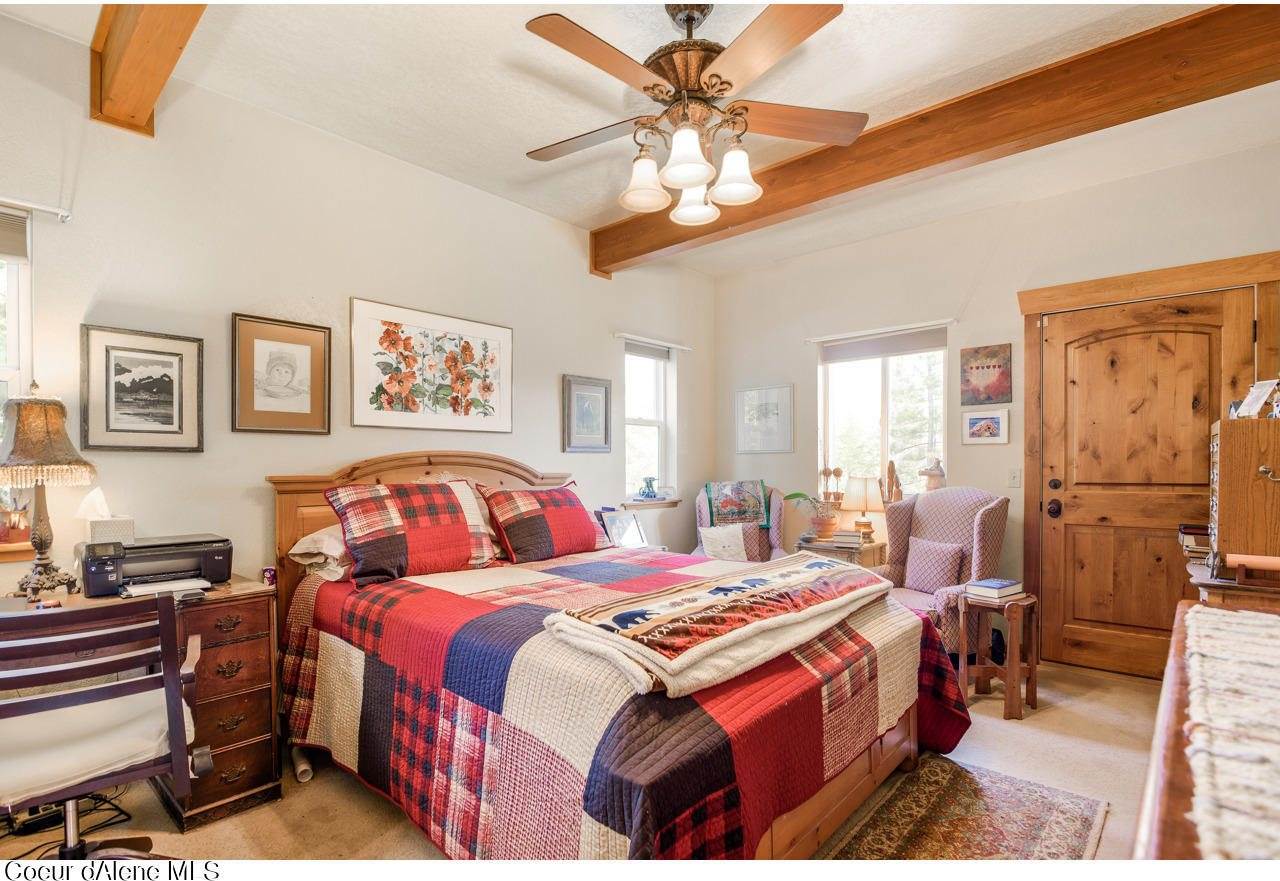 762 Geenen Rd., Cocolalla, ID 83813