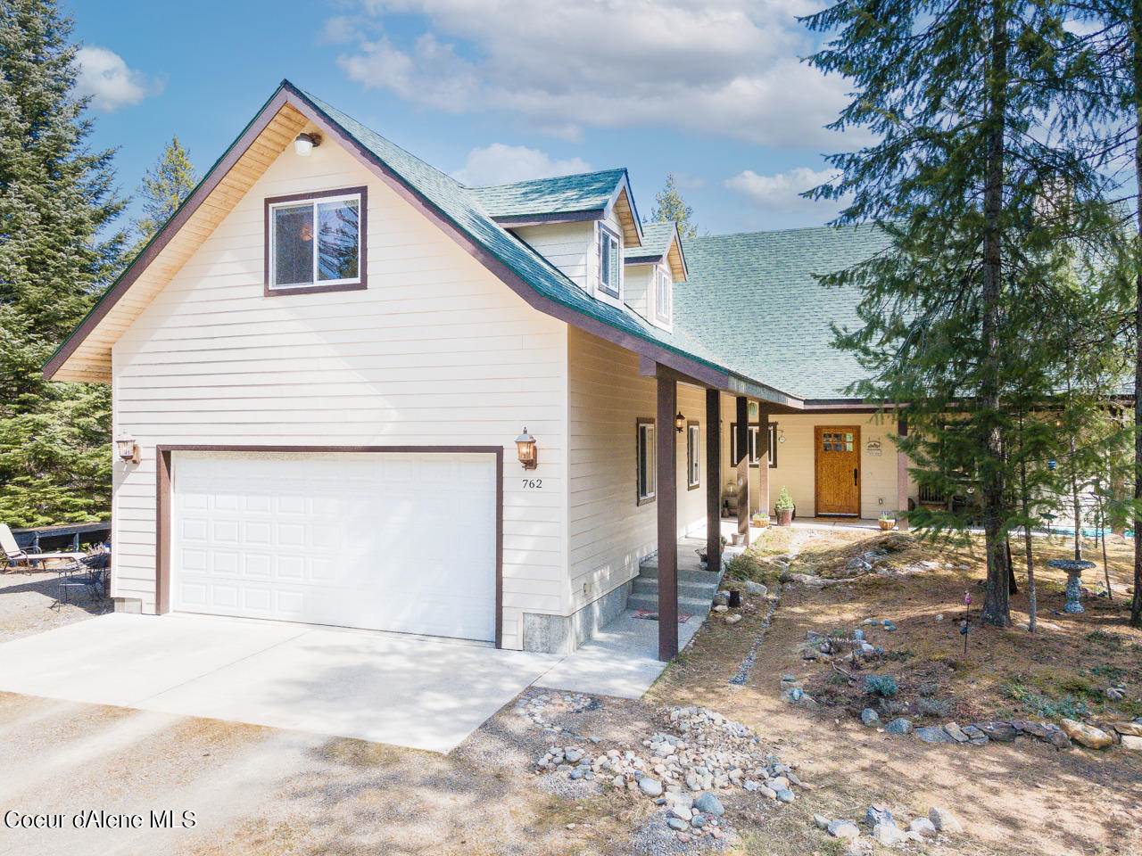 762 Geenen Rd., Cocolalla, ID 83813
