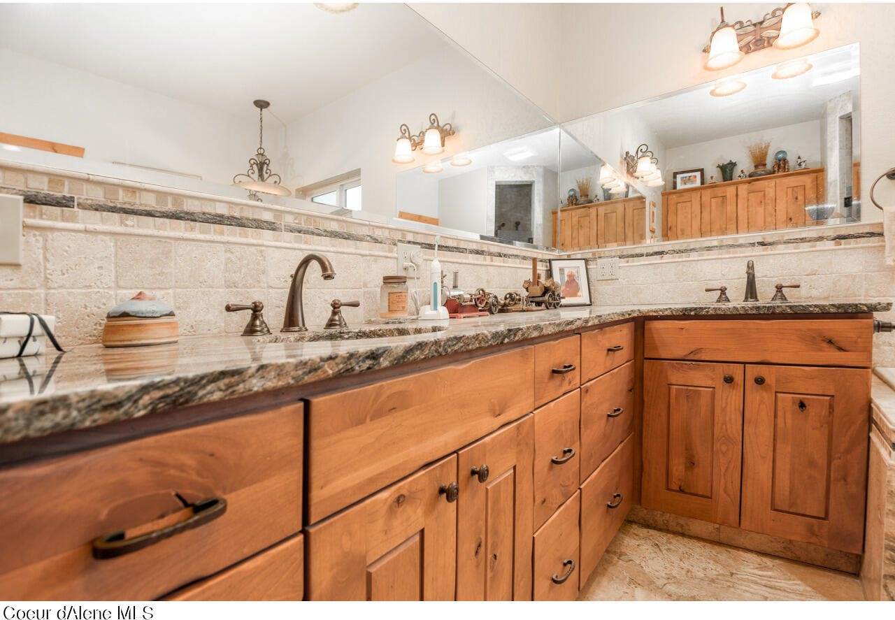 762 Geenen Rd., Cocolalla, ID 83813