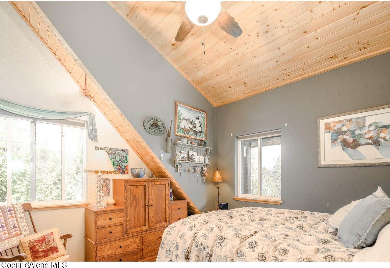 762 Geenen Rd., Cocolalla, ID 83813