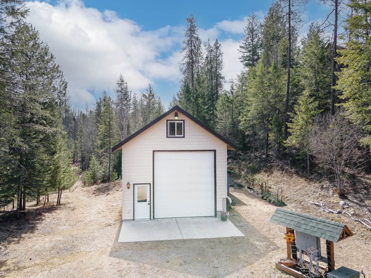762 Geenen Rd., Cocolalla, ID 83813
