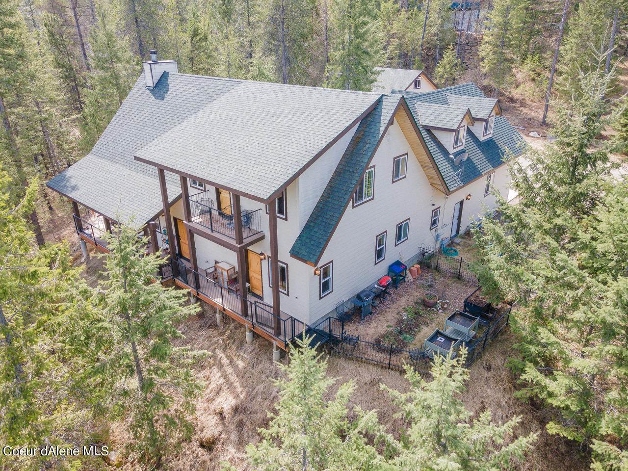 762 Geenen Rd., Cocolalla, ID 83813