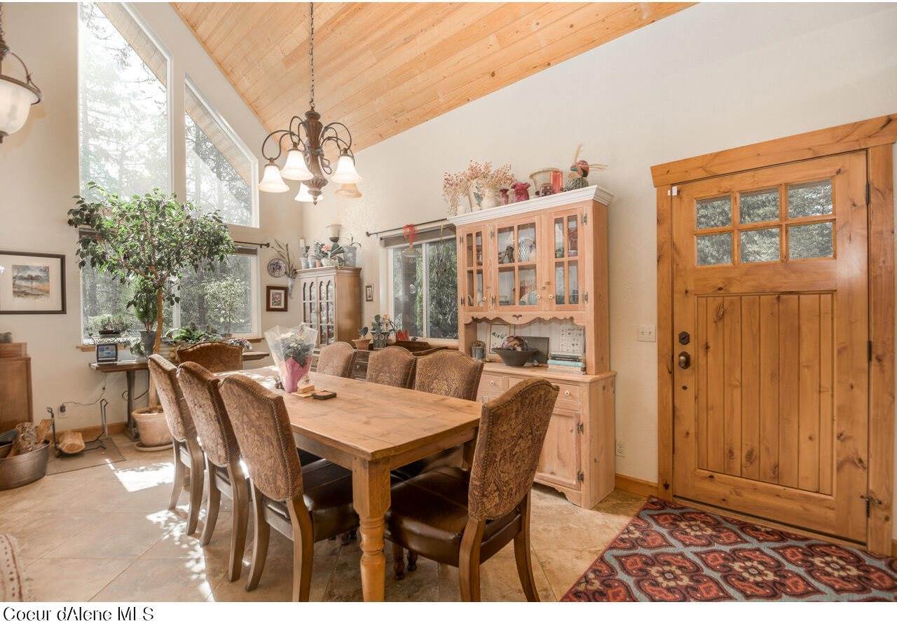 762 Geenen Rd., Cocolalla, ID 83813