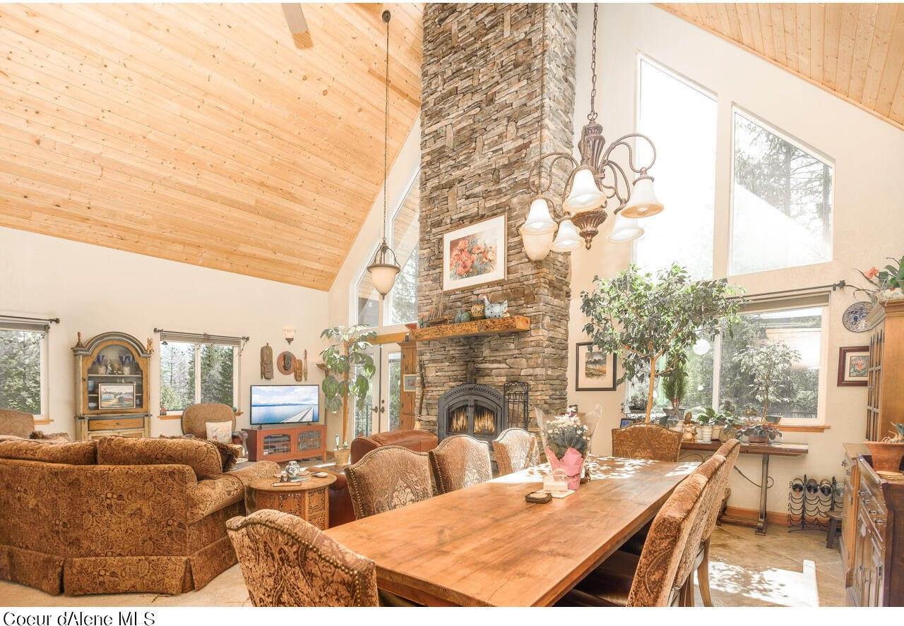 762 Geenen Rd., Cocolalla, ID 83813