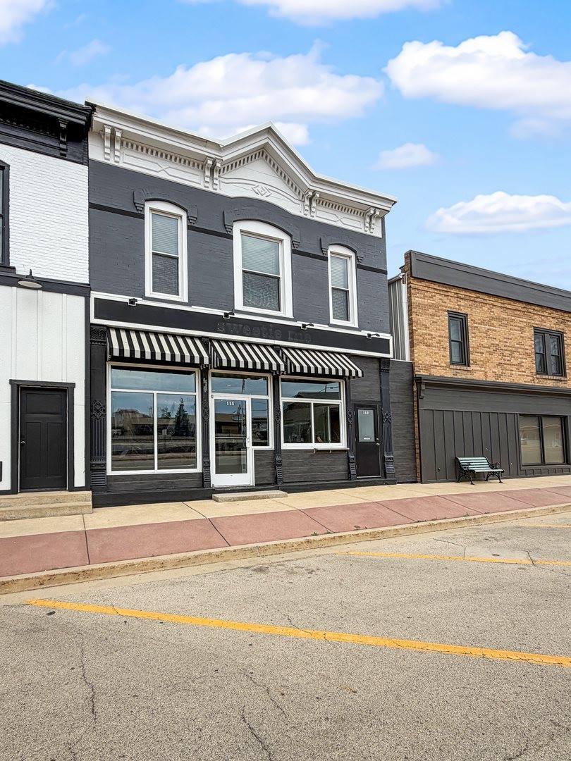 113 West Railroad Street, Lena, IL 61048