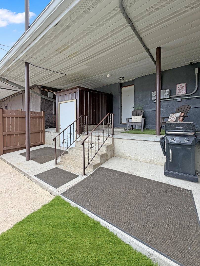 113 West Railroad Street, Lena, IL 61048