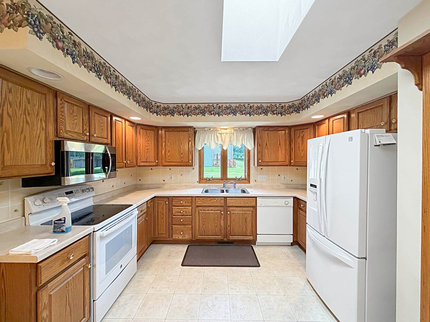 1909 Comanche Court, Freeport, IL 61032