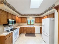 1909 Comanche Court, Freeport, IL 61032