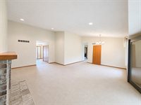 1909 Comanche Court, Freeport, IL 61032
