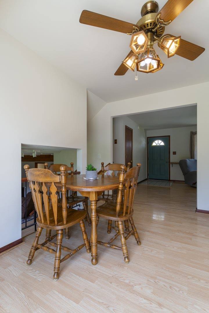 2906 Warren Dorris Drive, Joliet, IL 60435