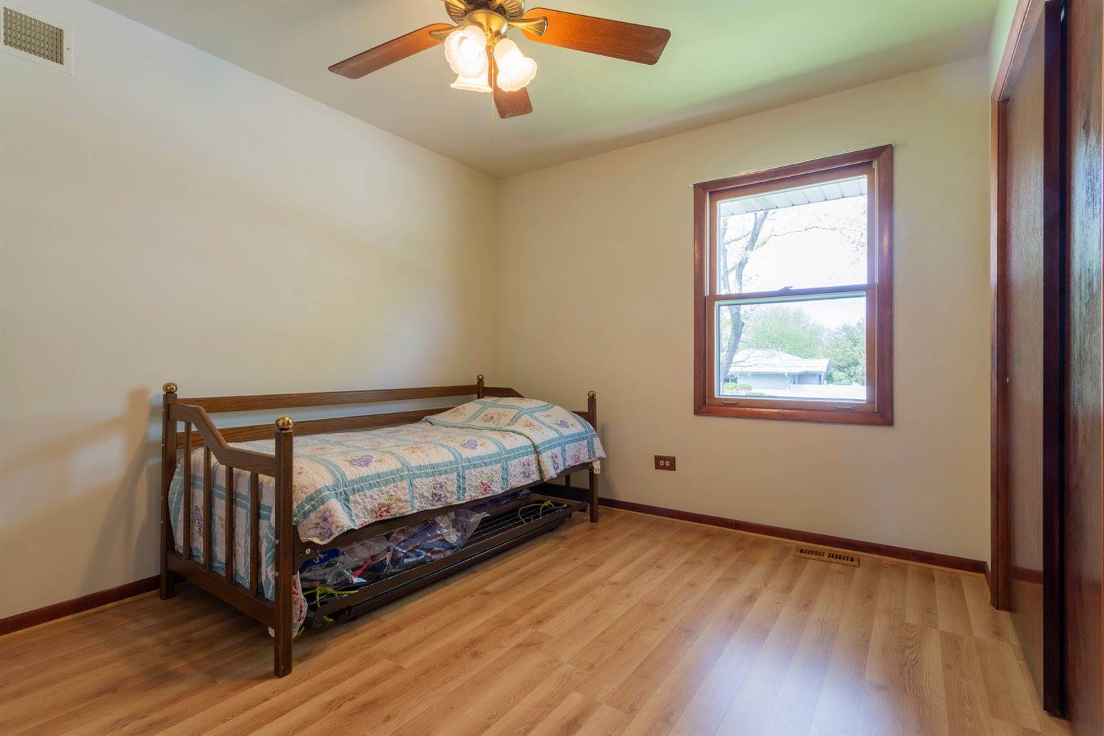 2906 Warren Dorris Drive, Joliet, IL 60435