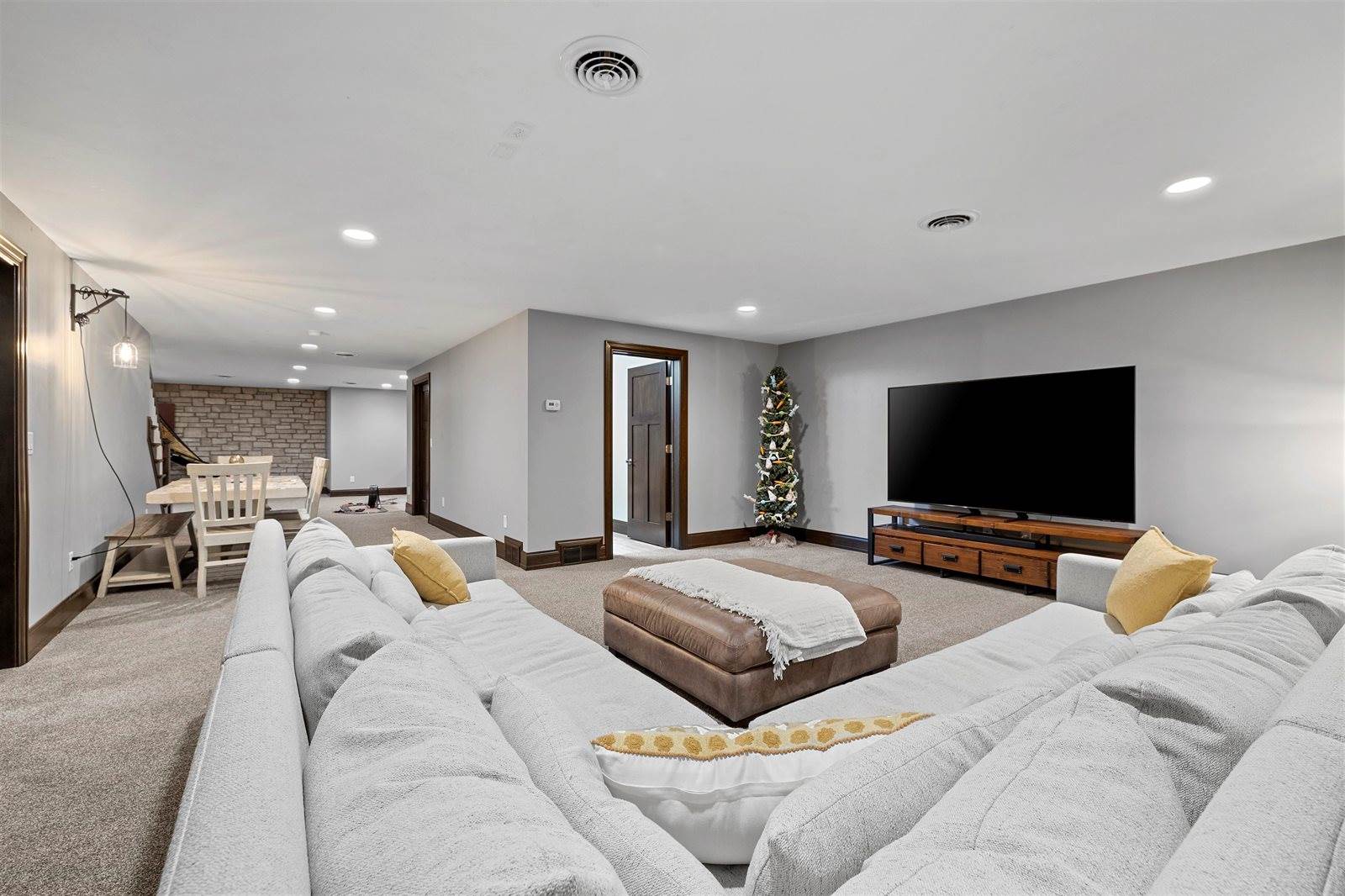 611 Marble Rock Circle, Green Bay, WI 54311