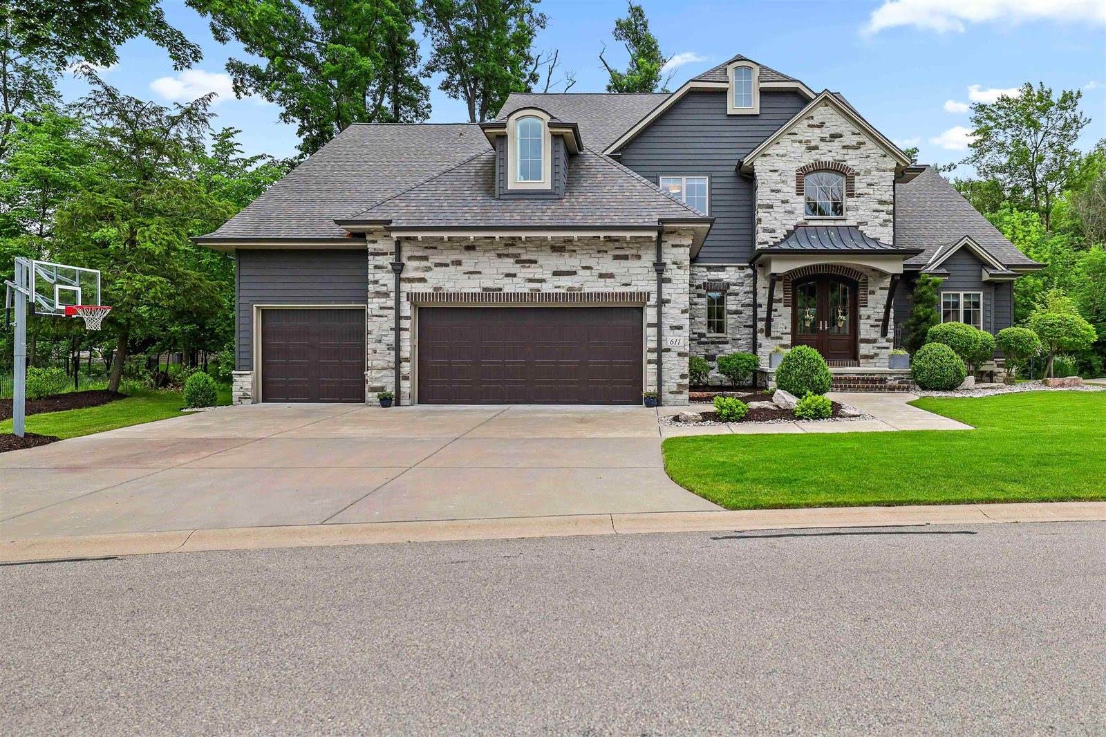611 Marble Rock Circle, Green Bay, WI 54311
