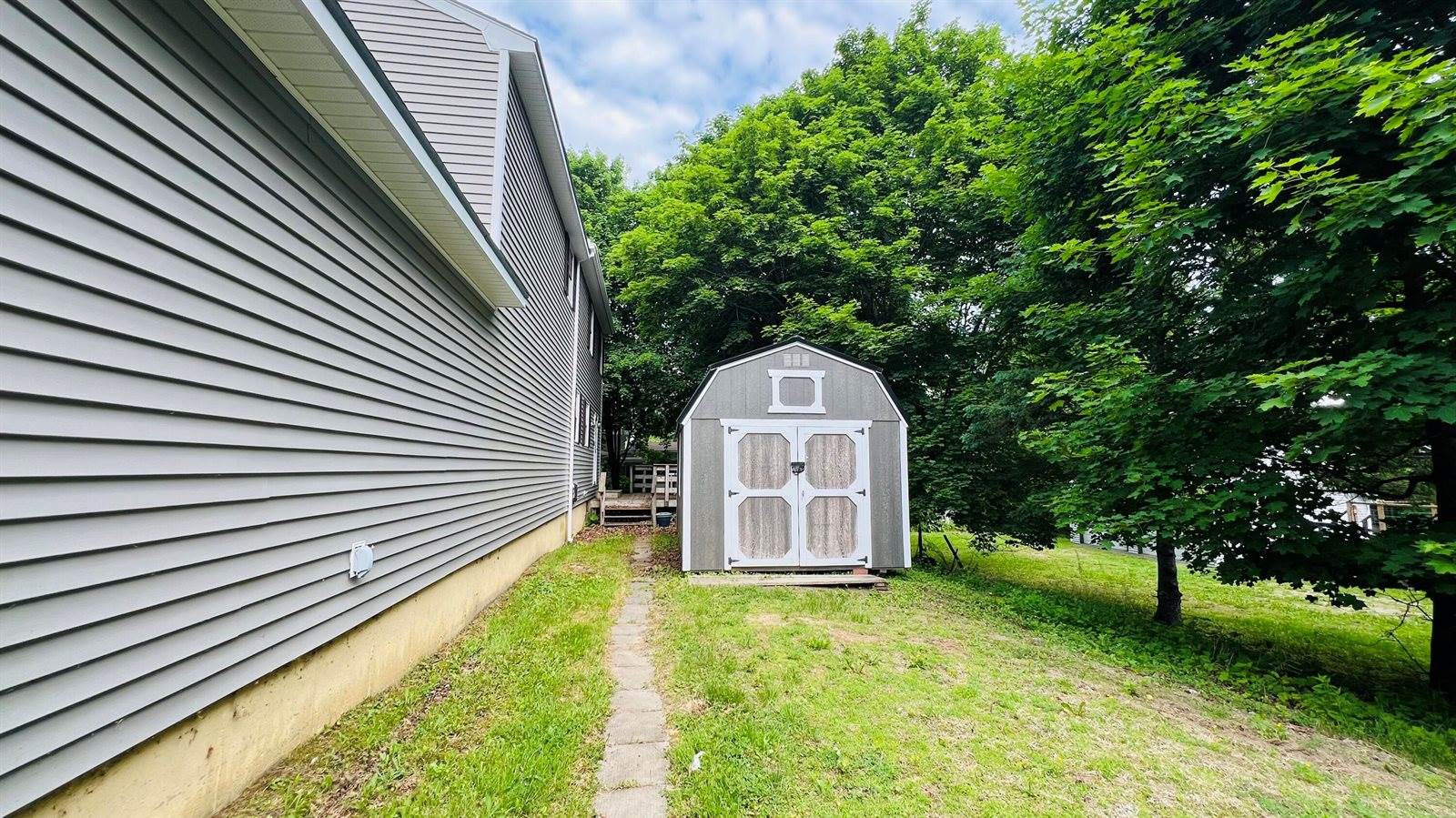 14 Academy Street, Calais, ME 04619