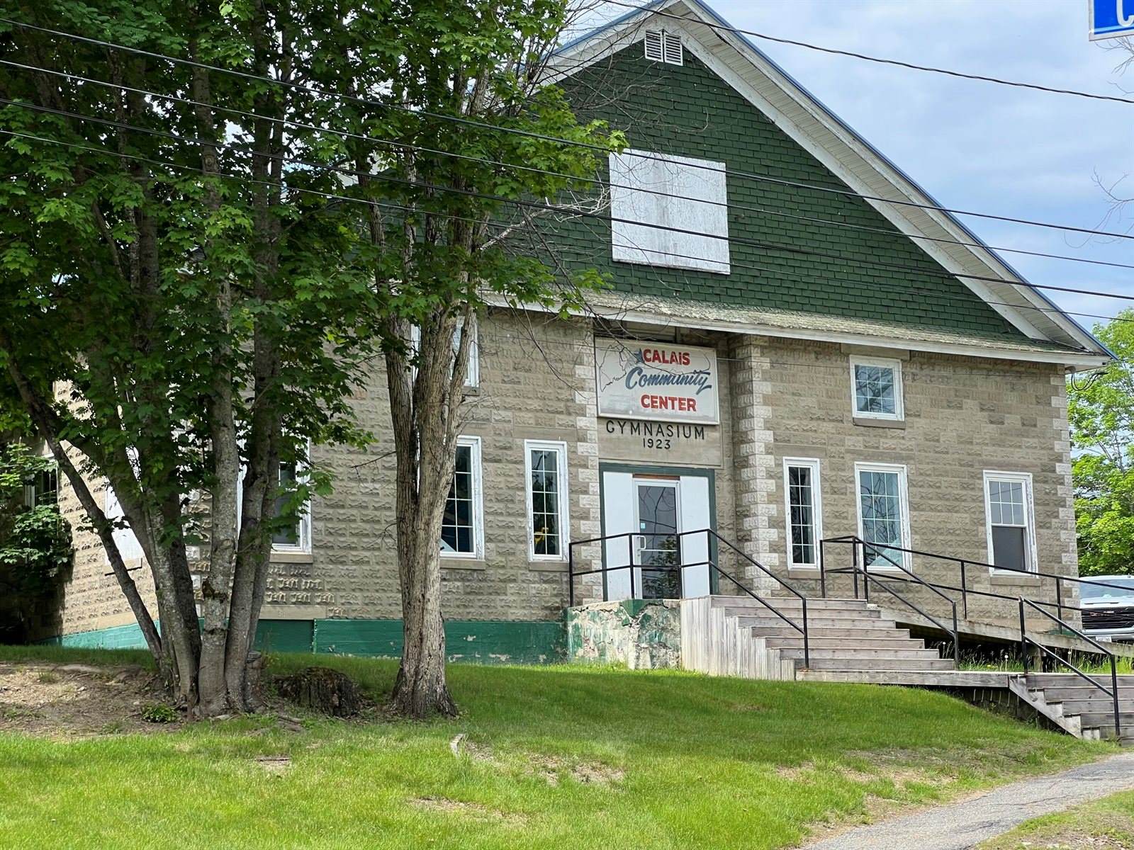 14 Academy Street, Calais, ME 04619