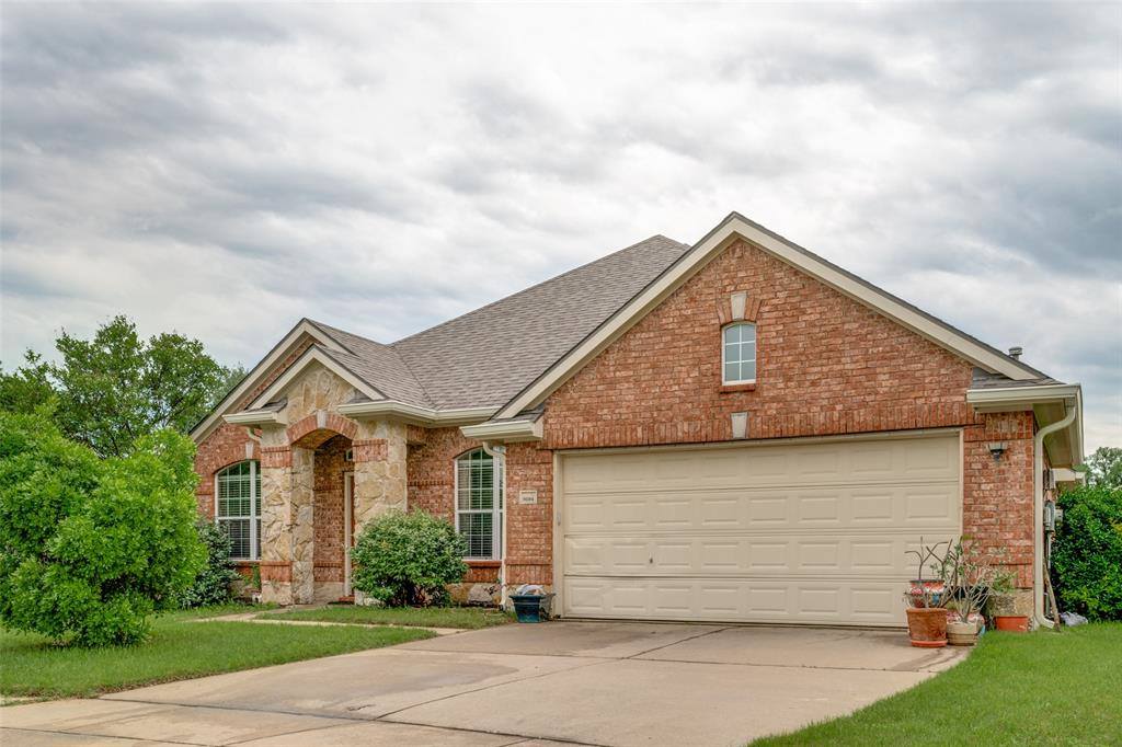 9204 Lockhart Drive, Arlington, TX 76002