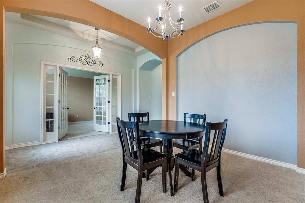 9204 Lockhart Drive, Arlington, TX 76002
