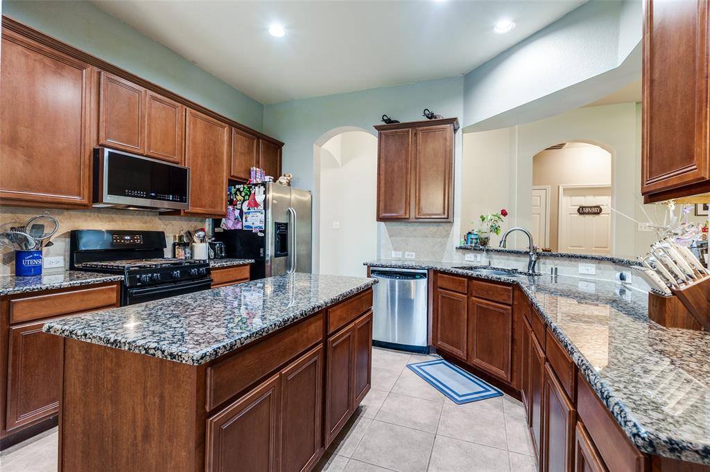 9204 Lockhart Drive, Arlington, TX 76002