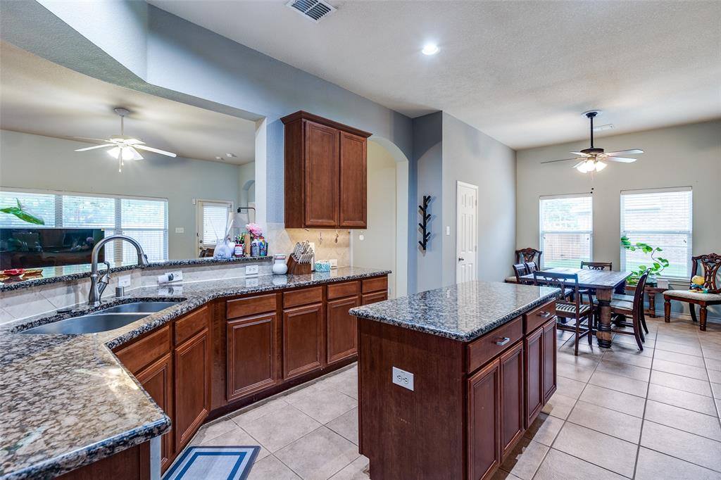 9204 Lockhart Drive, Arlington, TX 76002