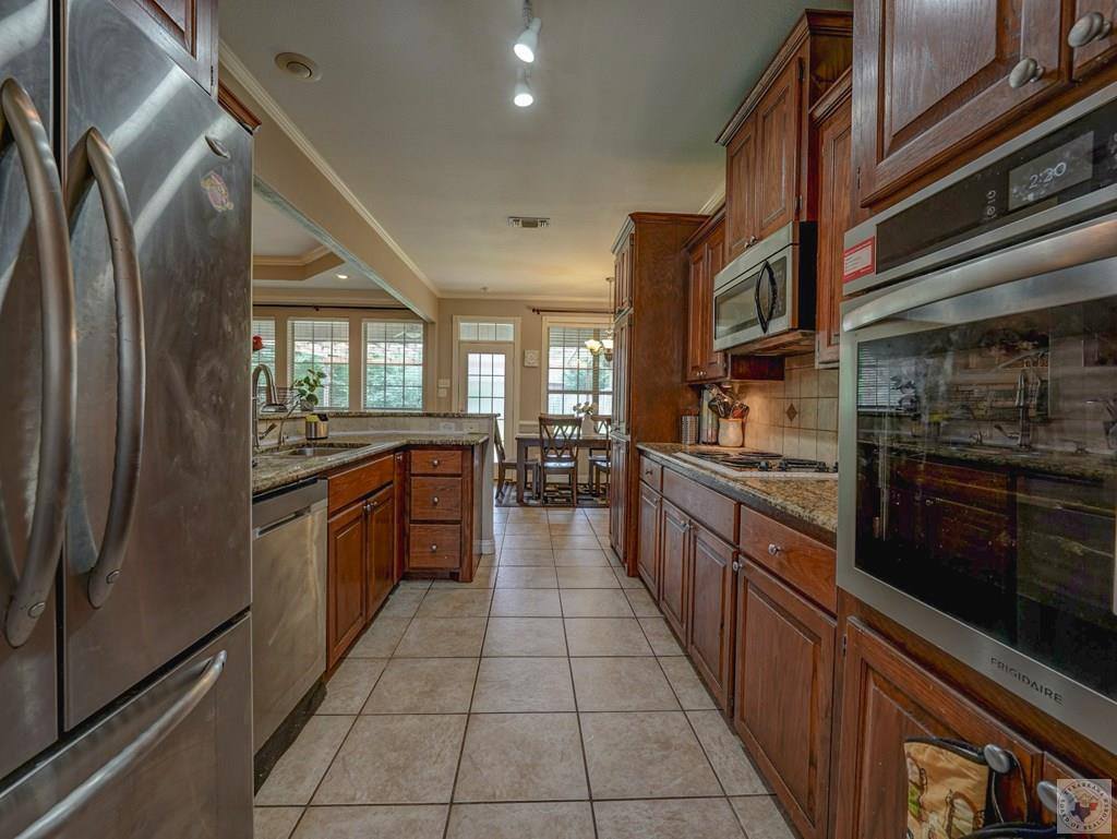 6802 Cameron Ln, Texarkana, TX 75503