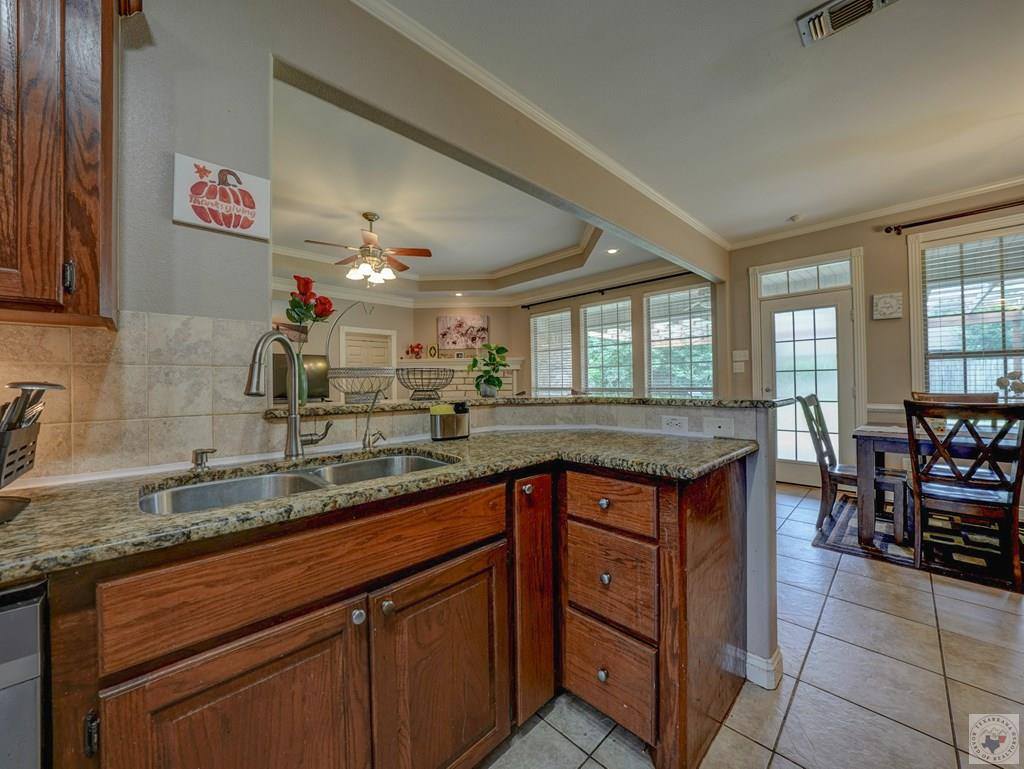 6802 Cameron Ln, Texarkana, TX 75503