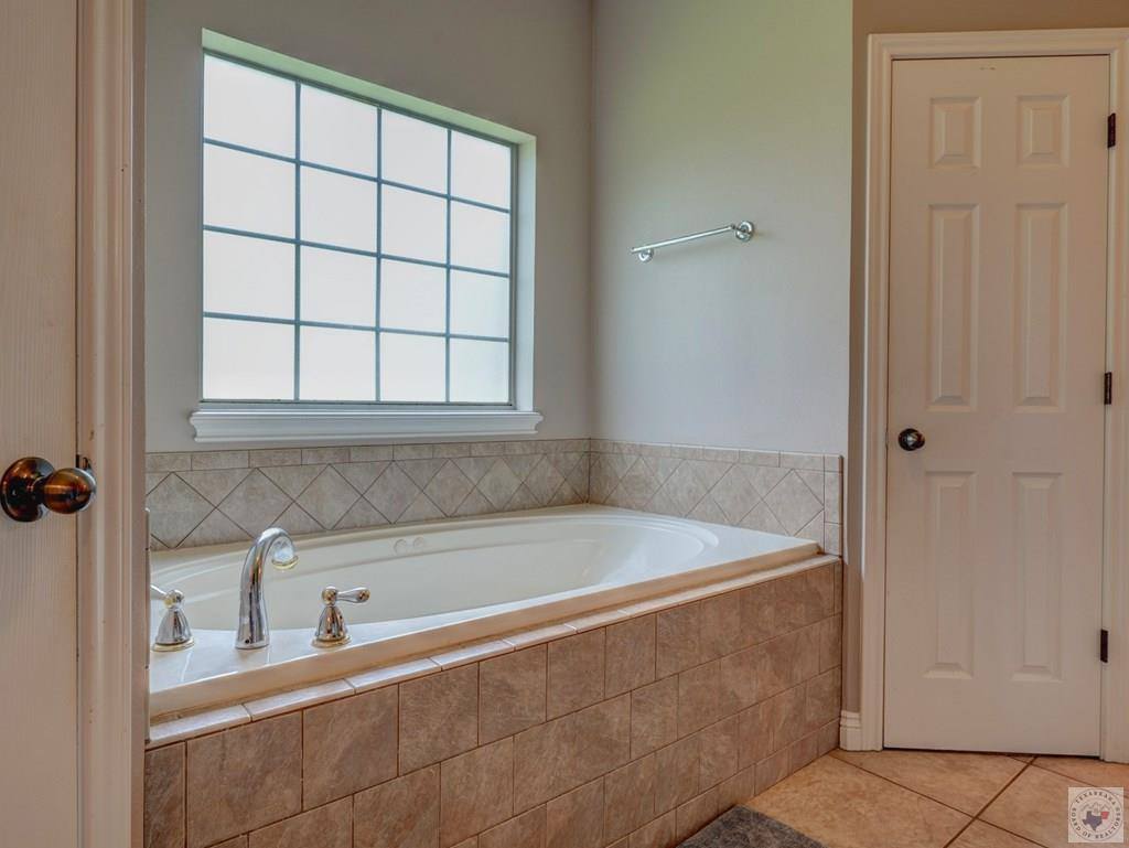 6802 Cameron Ln, Texarkana, TX 75503