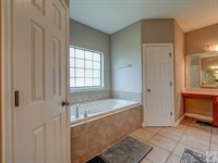 6802 Cameron Ln, Texarkana, TX 75503