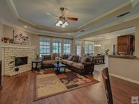 6802 Cameron Ln, Texarkana, TX 75503
