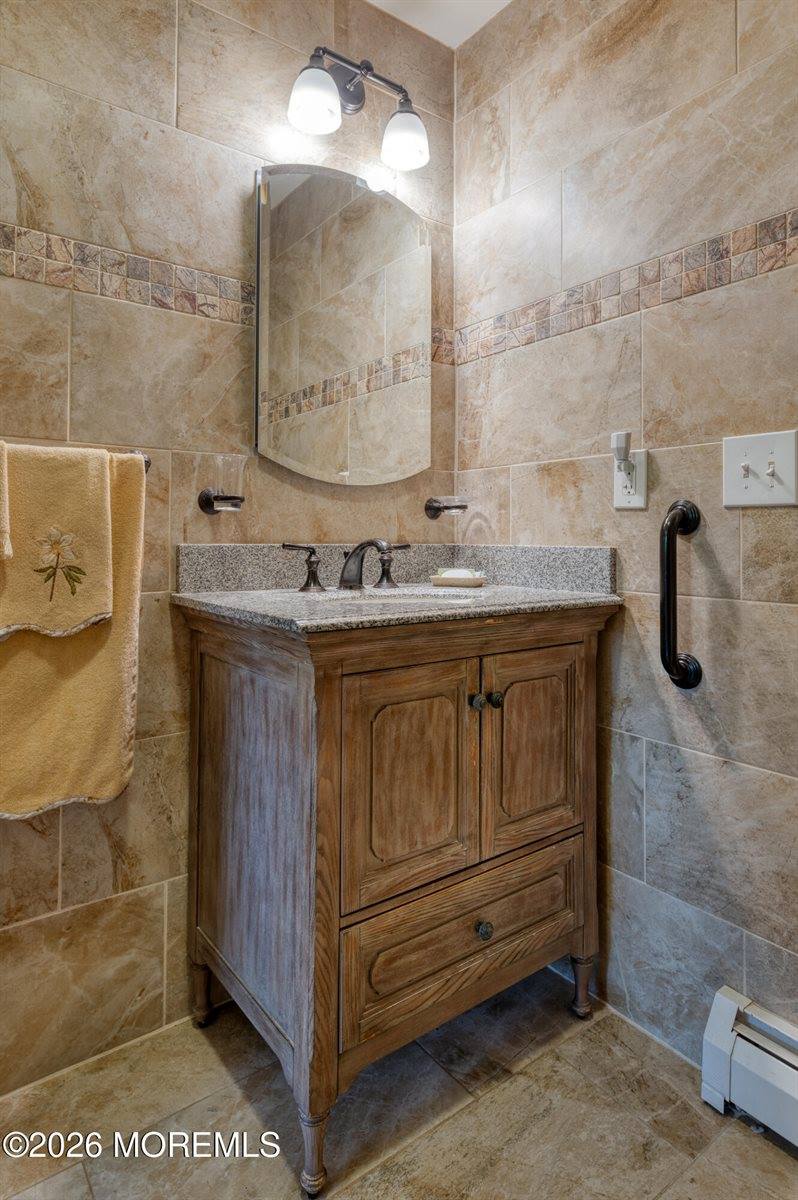 6 Carrazal Court, Toms River, NJ 08757