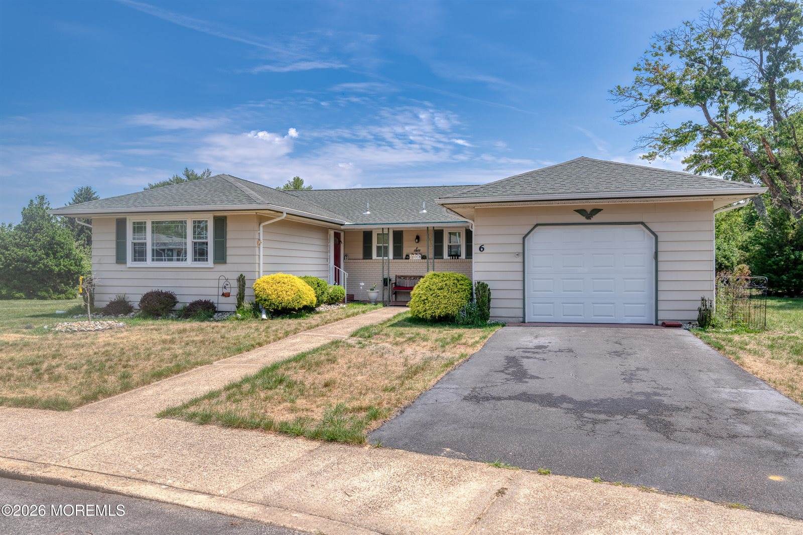 6 Carrazal Court, Toms River, NJ 08757