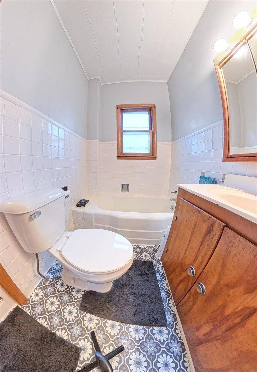 361 South Peck Avenue, Peshtigo, WI 54157