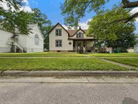 1319 8TH Street, Marinette, WI 54143