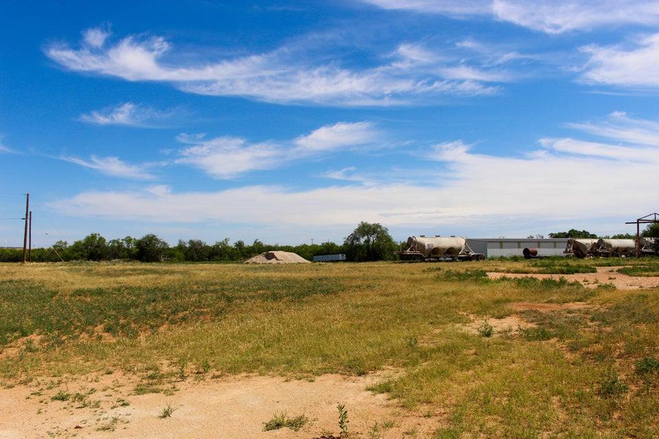 214 W Bryan Avenue, Lorraine, TX 79532