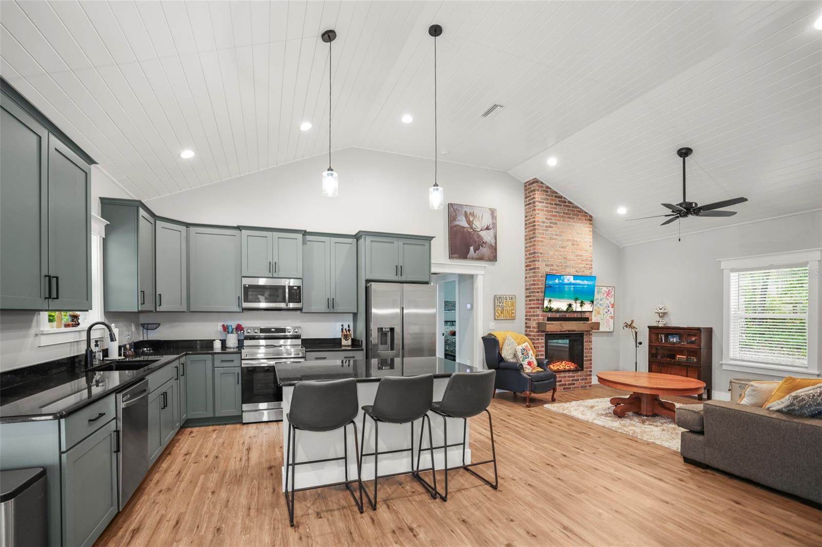 7218 Southeast Avenue, Webster, FL 33597