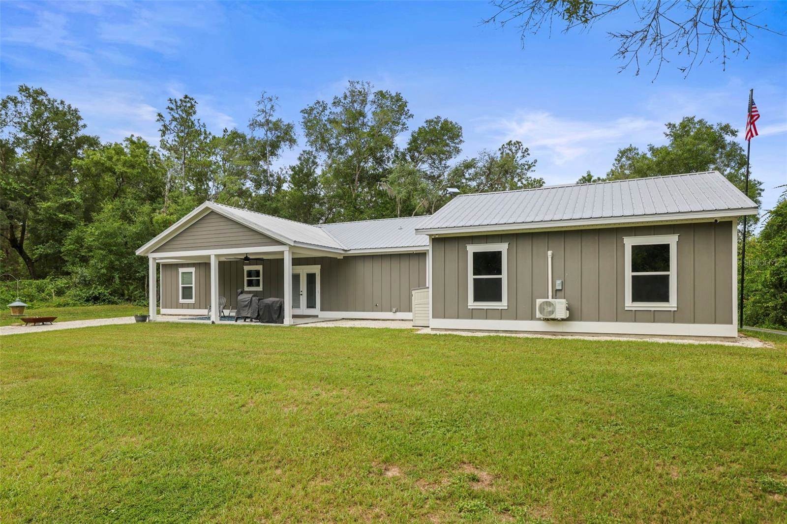 7218 Southeast Avenue, Webster, FL 33597