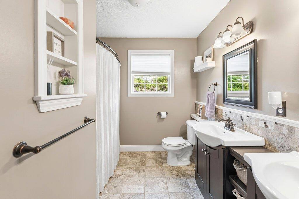 19 Forest Hill, Bucksport, ME 04416