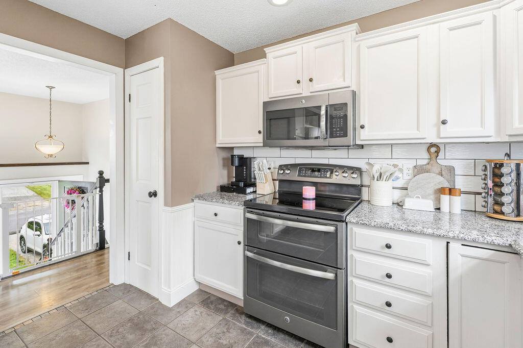 19 Forest Hill, Bucksport, ME 04416