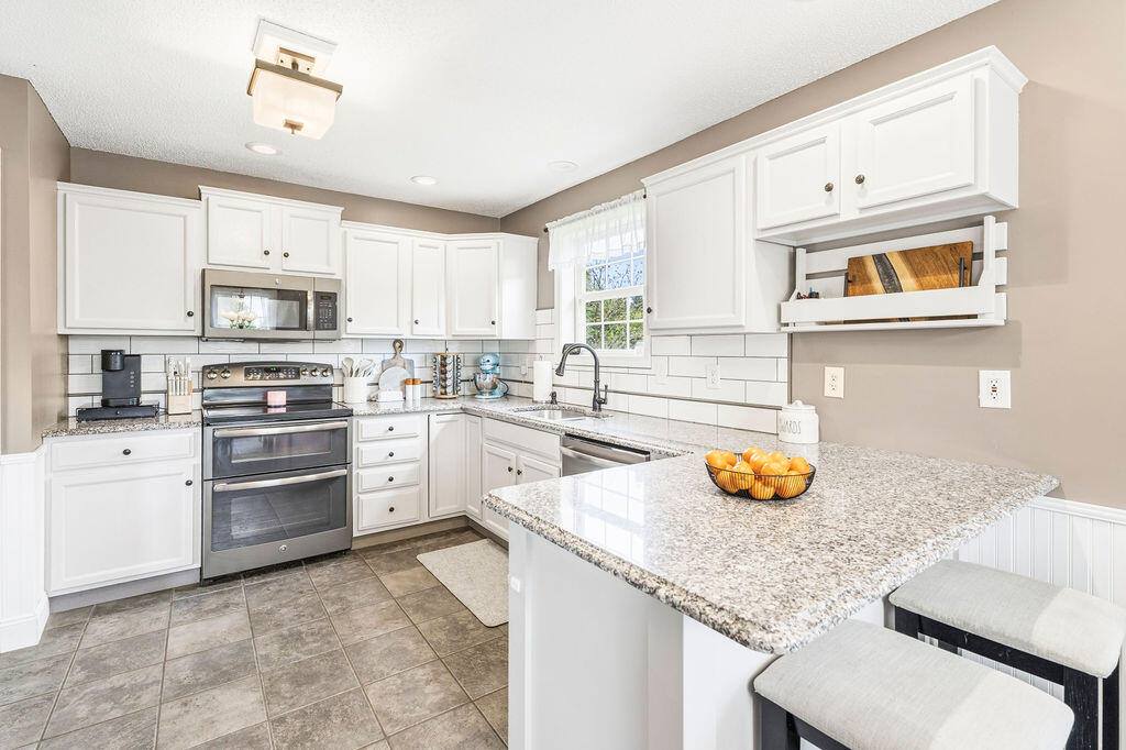 19 Forest Hill, Bucksport, ME 04416