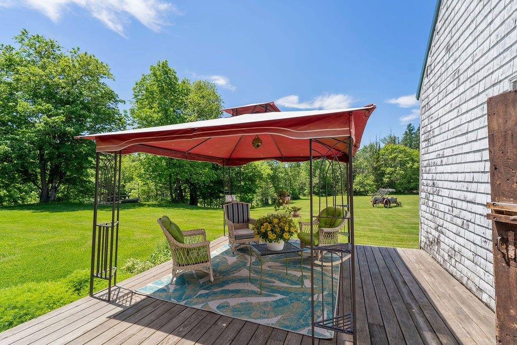 2 West Road, Abbot, ME 04406