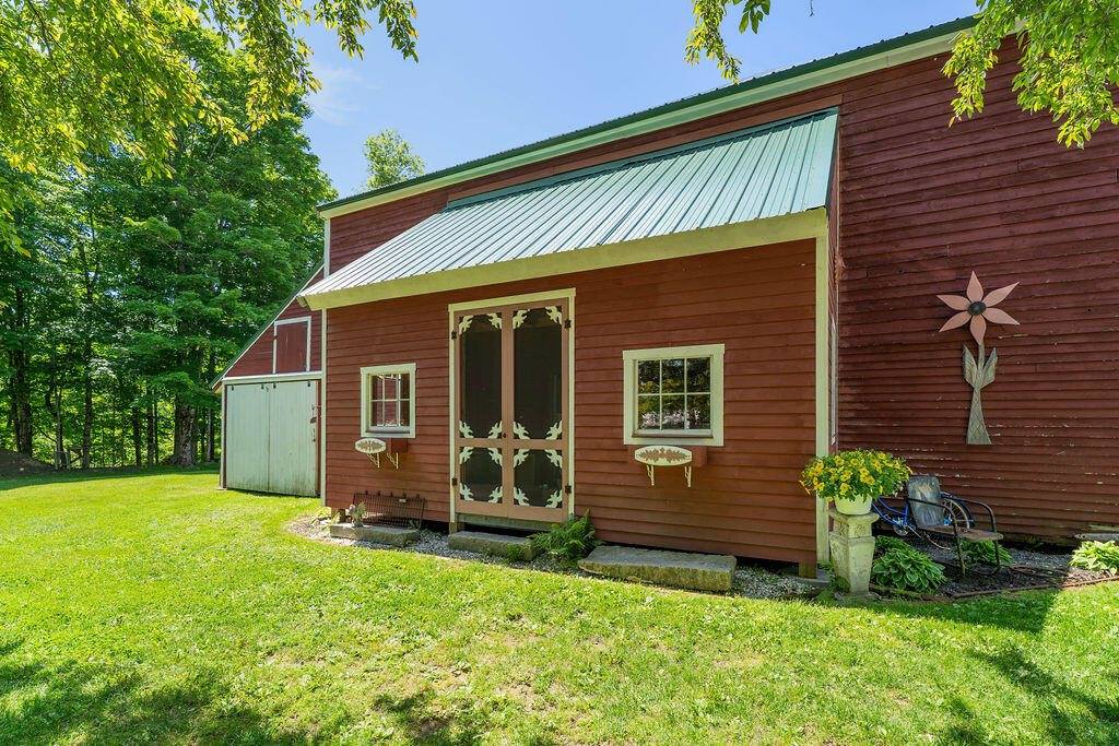 2 West Road, Abbot, ME 04406