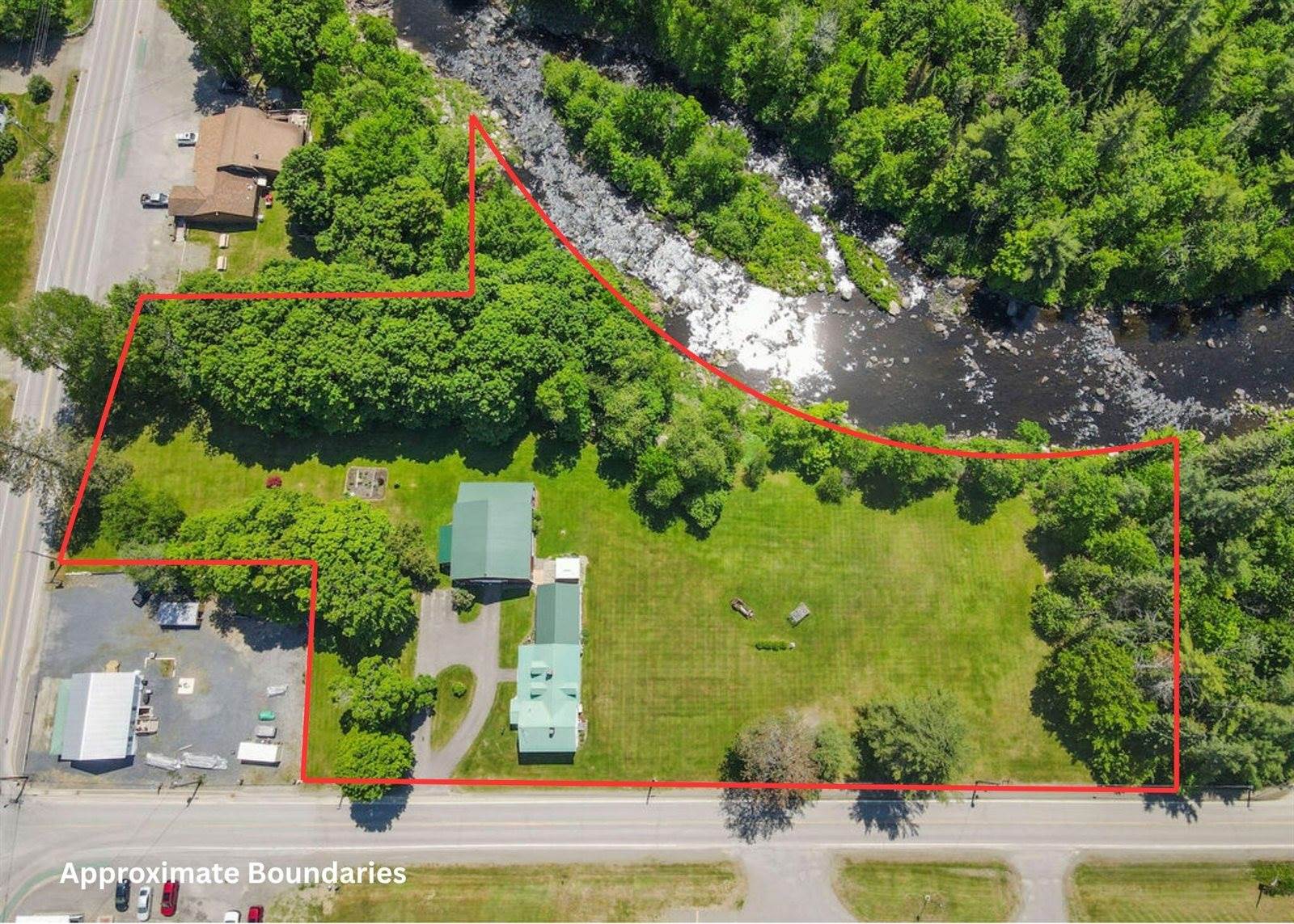 2 West Road, Abbot, ME 04406