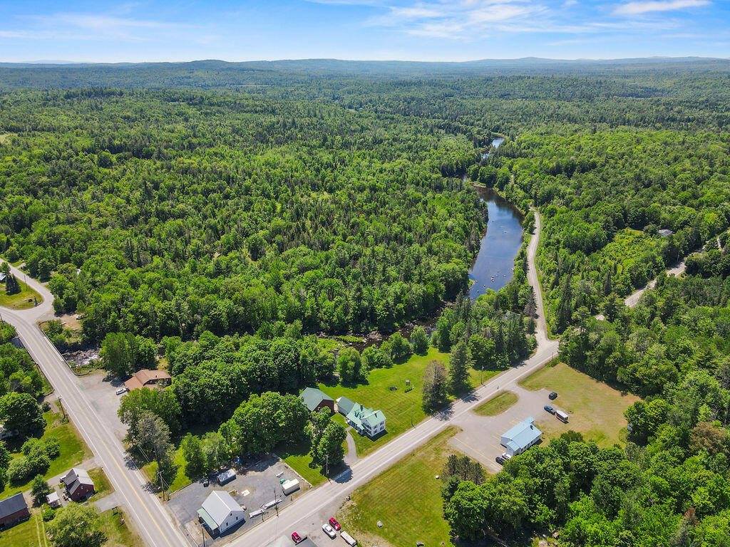2 West Road, Abbot, ME 04406