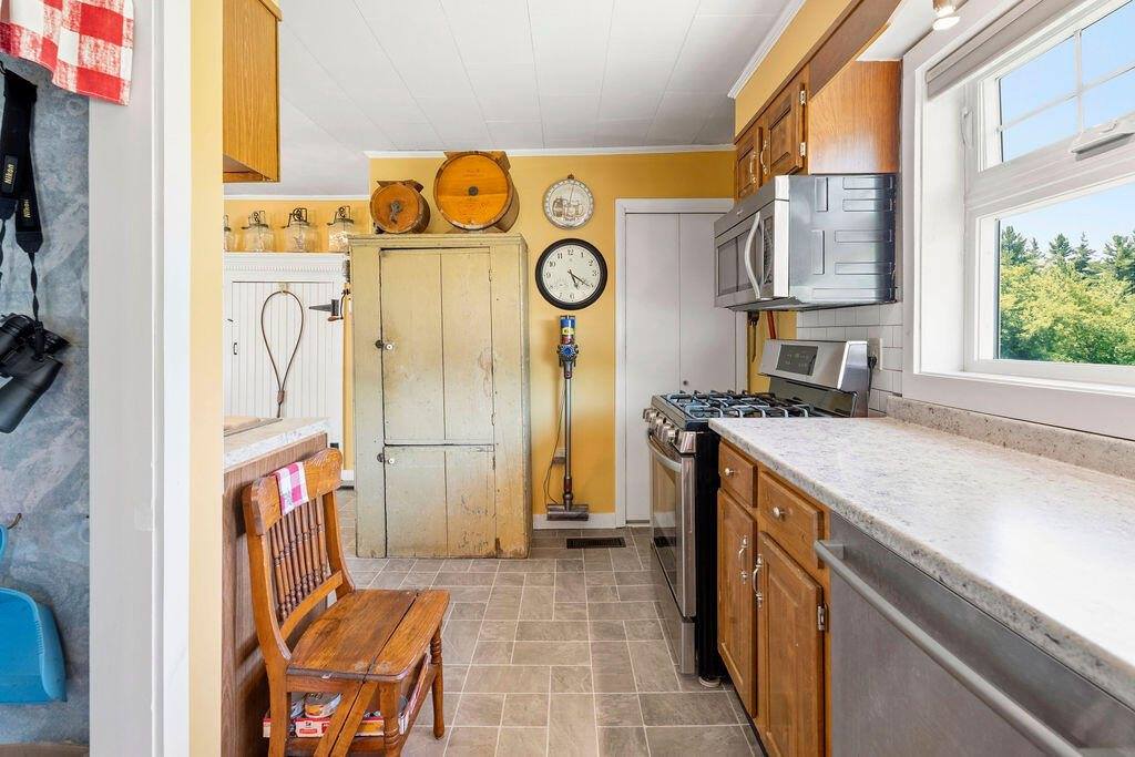 2 West Road, Abbot, ME 04406