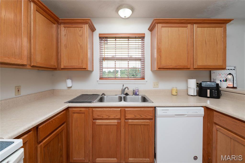 279 Carmel Valley Way, Saint Robert, MO 65584