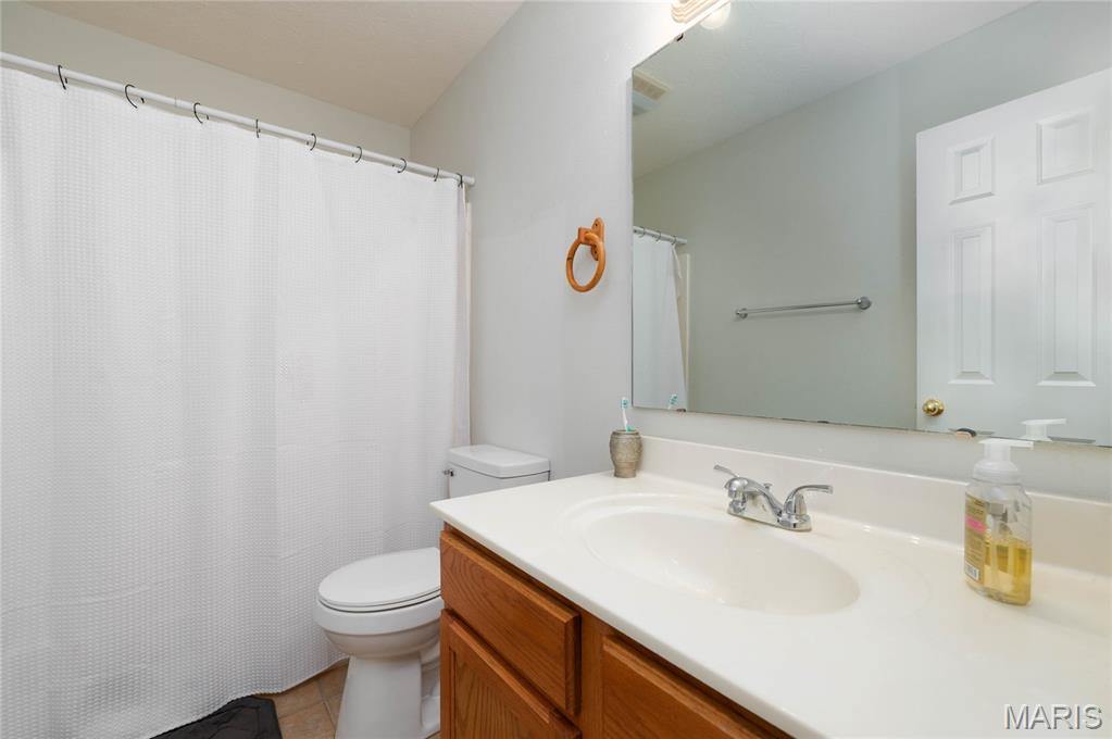 279 Carmel Valley Way, Saint Robert, MO 65584