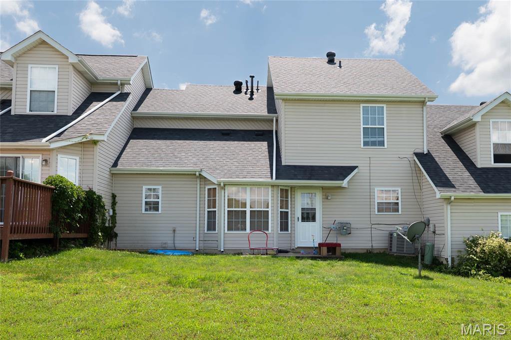 279 Carmel Valley Way, Saint Robert, MO 65584